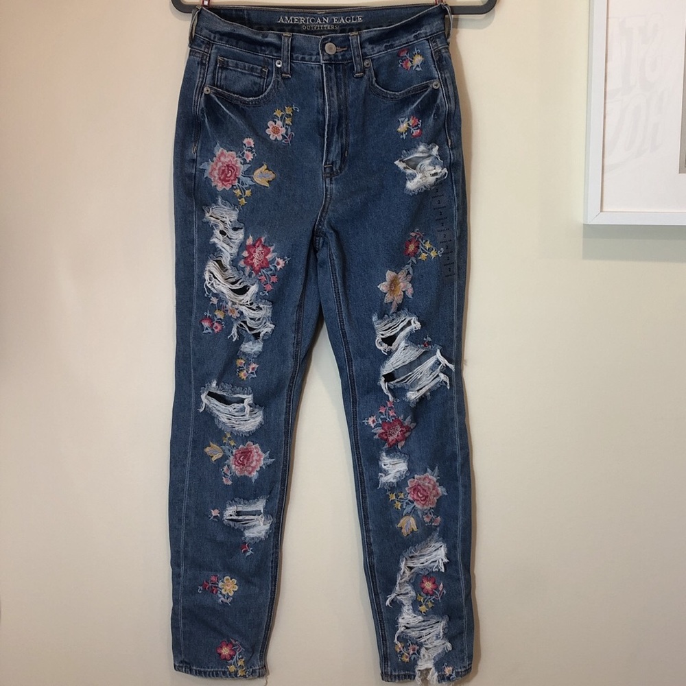 Ripped embroidered jeans